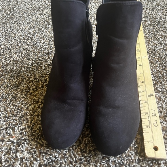 Women's Black Ankle Boots - Picture 1 of 7